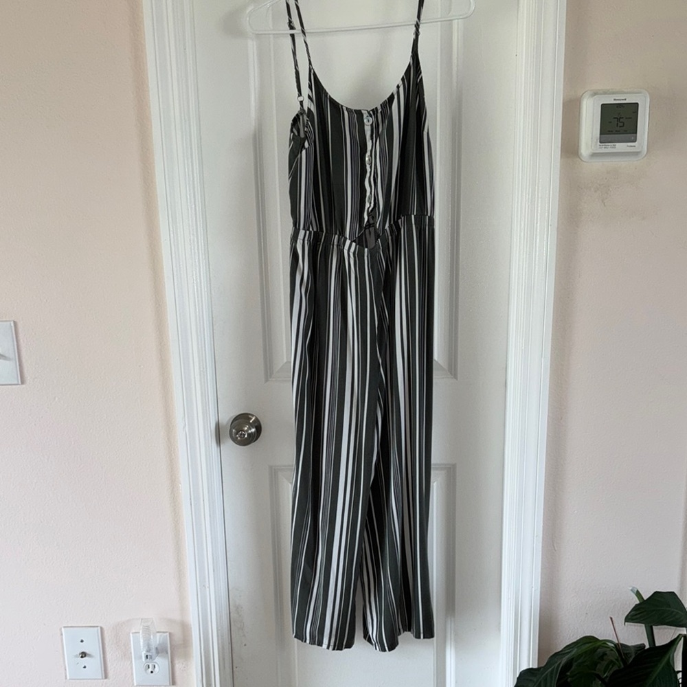 GUESS Striped Jumpsuit Lightweight Keyhole Front Button Top Size Medium